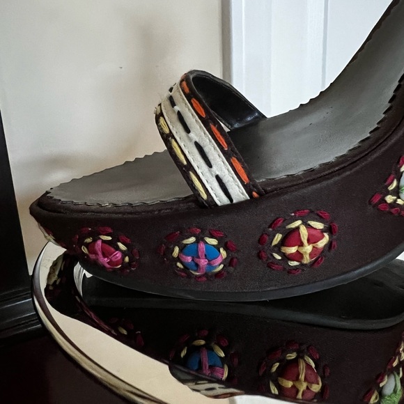 Sam Edelman Brown & Orange Boho Button Embellished Platform Sandals. 8.5M - Picture 14 of 15